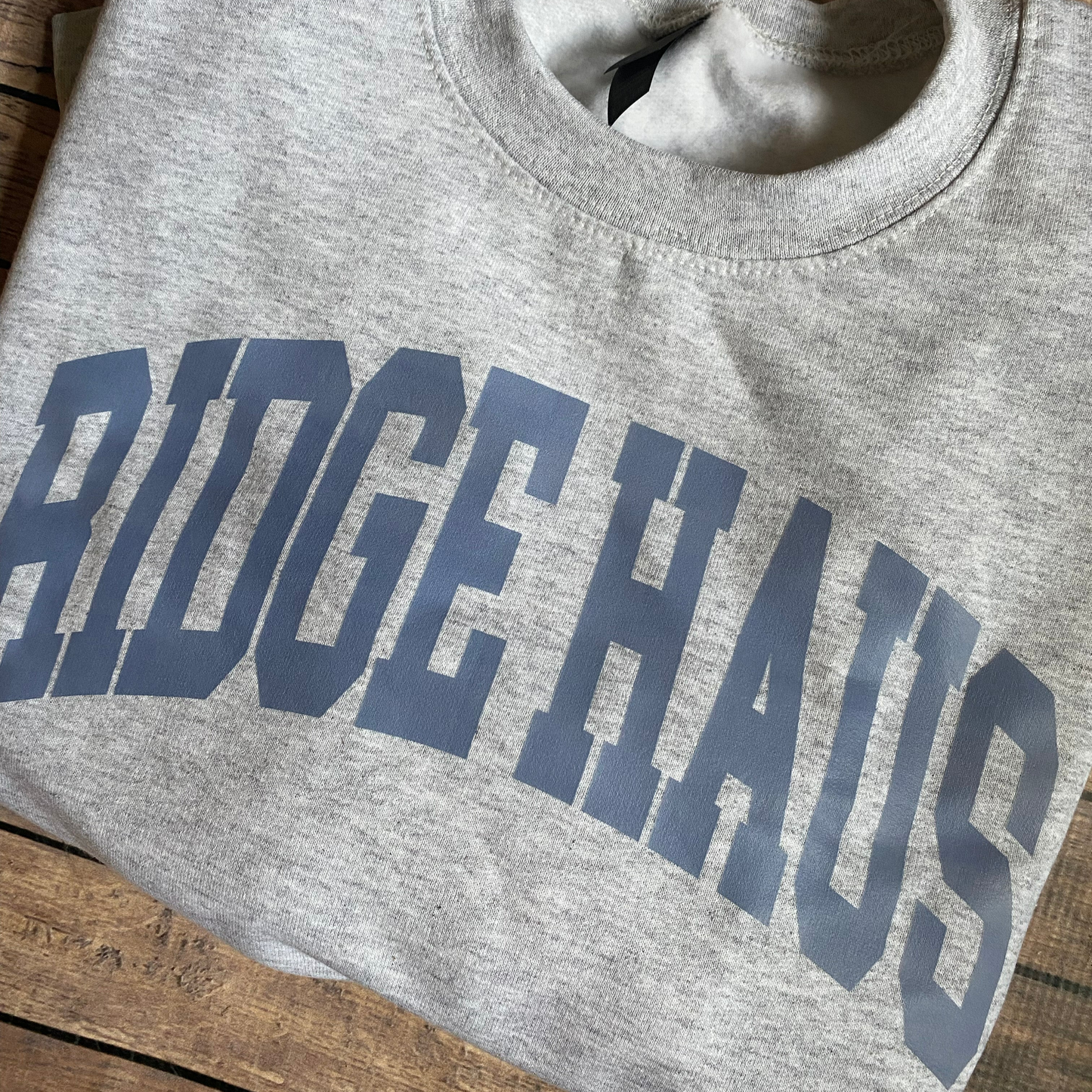 Ridge Haus Crewneck Sweatshirt | Heather Grey Sweatshirt